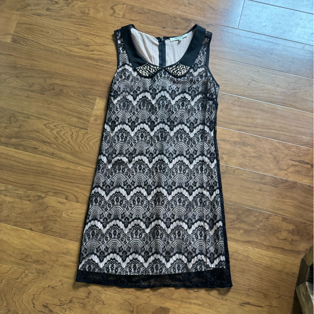 Daniel Rainn Black Lace Dress, pear collar